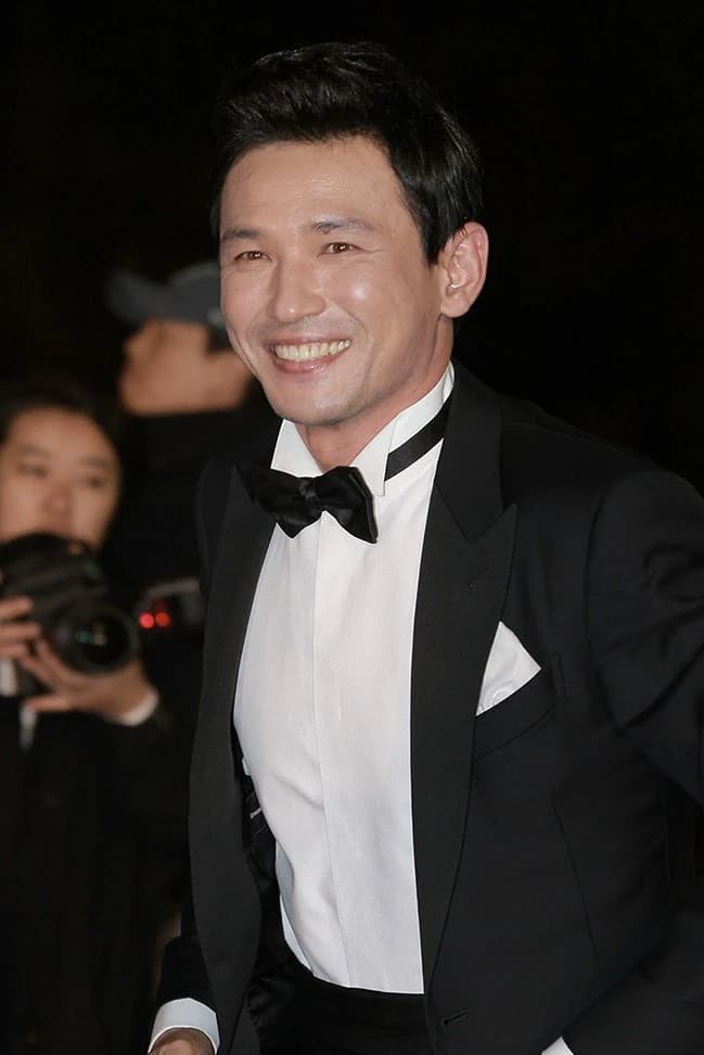 Hwang Jung-min at the 2013 Blue Dragon Film Awards