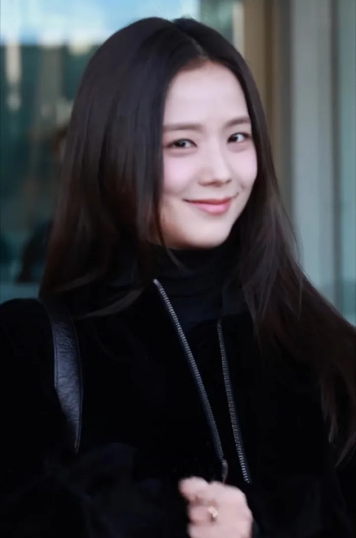 JISOO at Incheon International Airport in January 2025