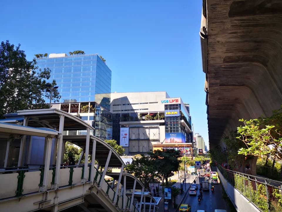 Emsphere in Bangkok with UOB LIVE signage, photographed in December 2023