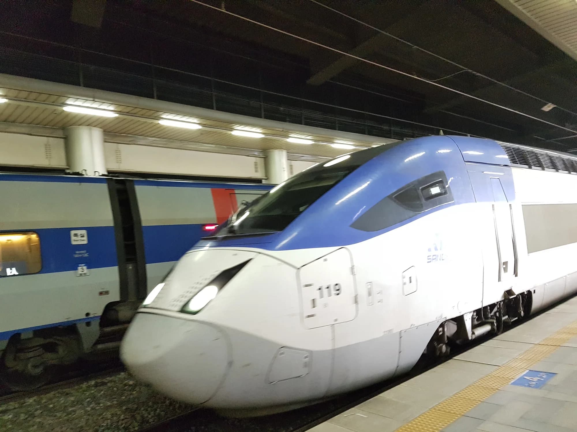 A KTX-Sancheon high-speed train standing at Seoul Station