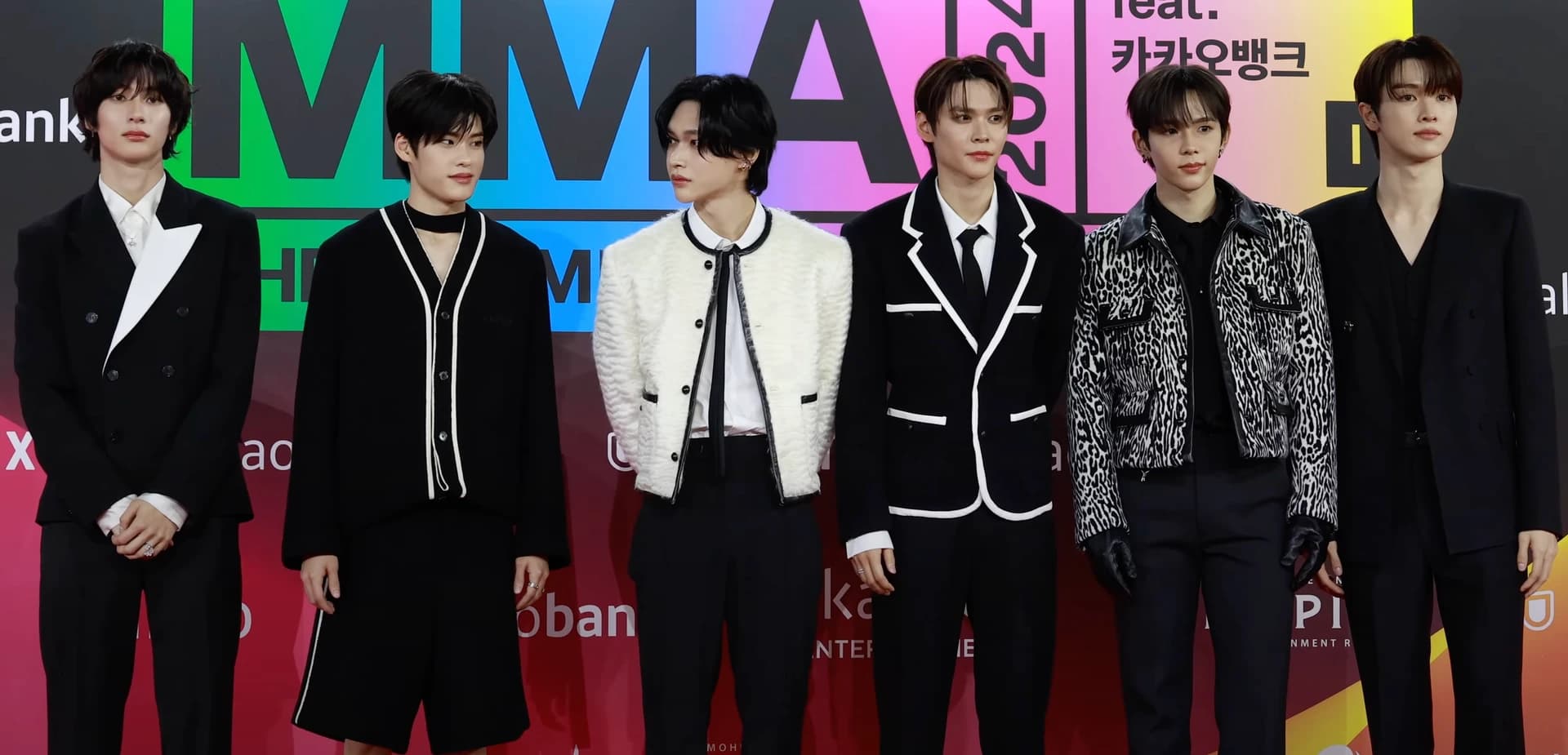 All six RIIZE members standing together at the 2024 Melon Music Awards press line